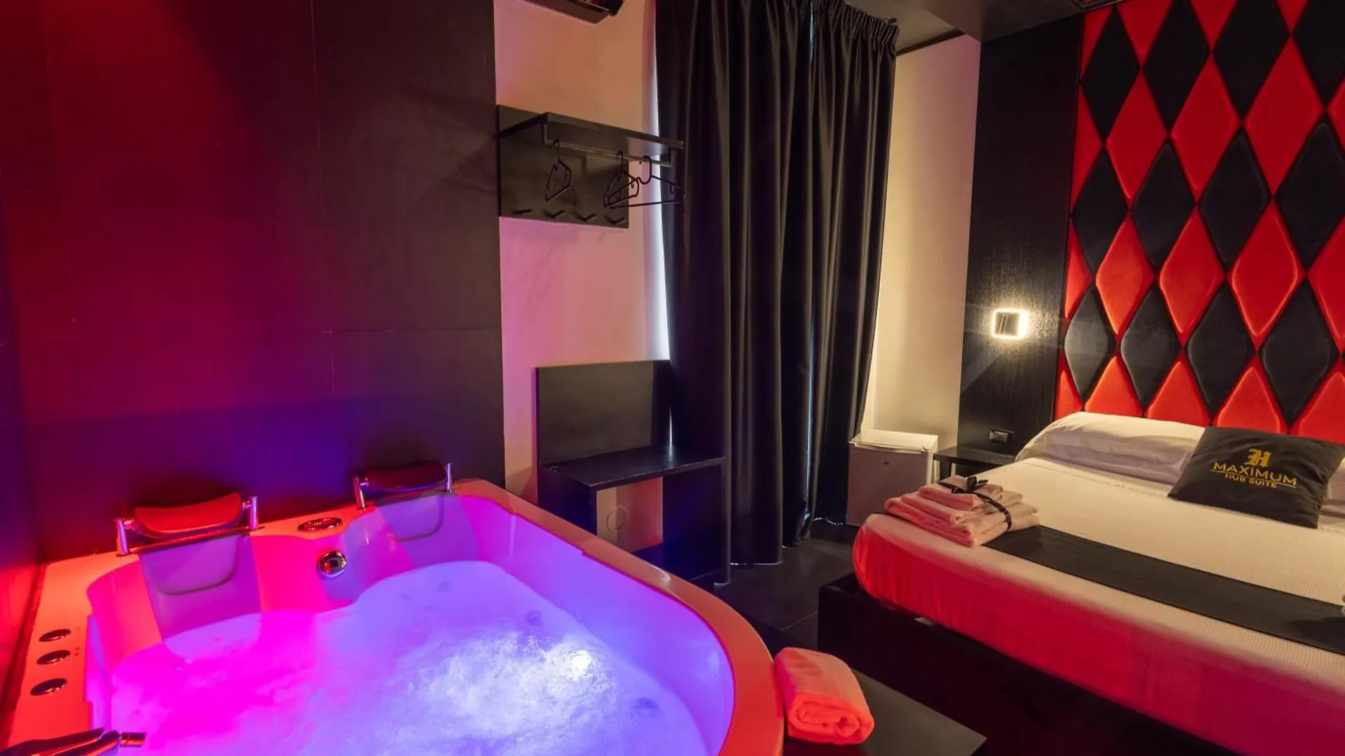 Maximum Hub Suite&Spa Palermo 2*,