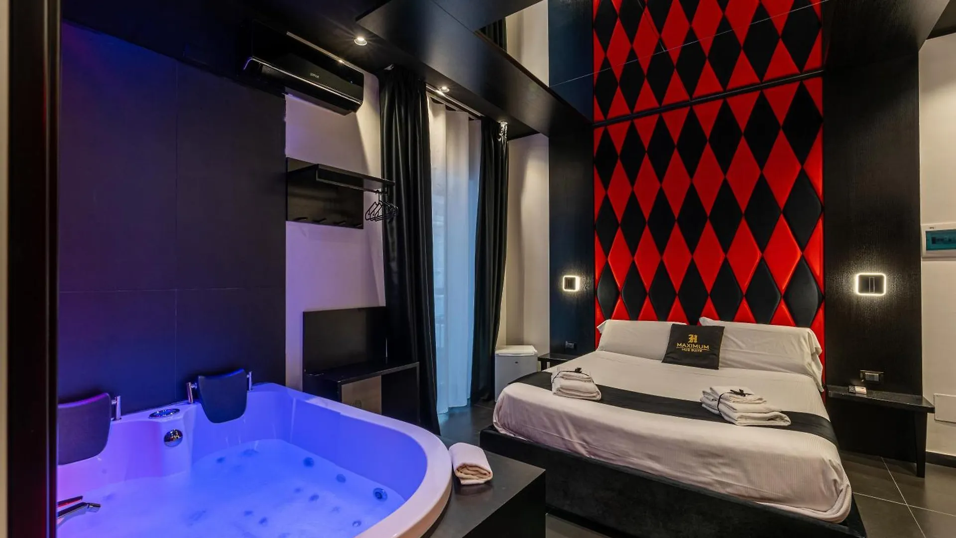 Maximum Hub Suite&Spa Palermo 2*,  Italia