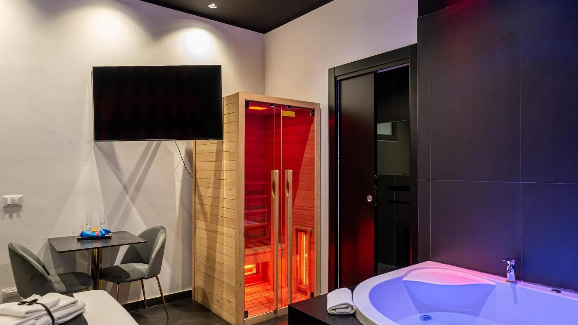 ** Bed & Breakfast Maximum Hub Suite&Spa Palermo Italia