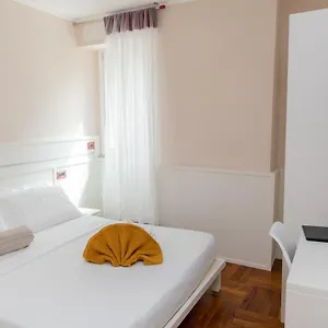 https://emma-12.it-romehotels.com