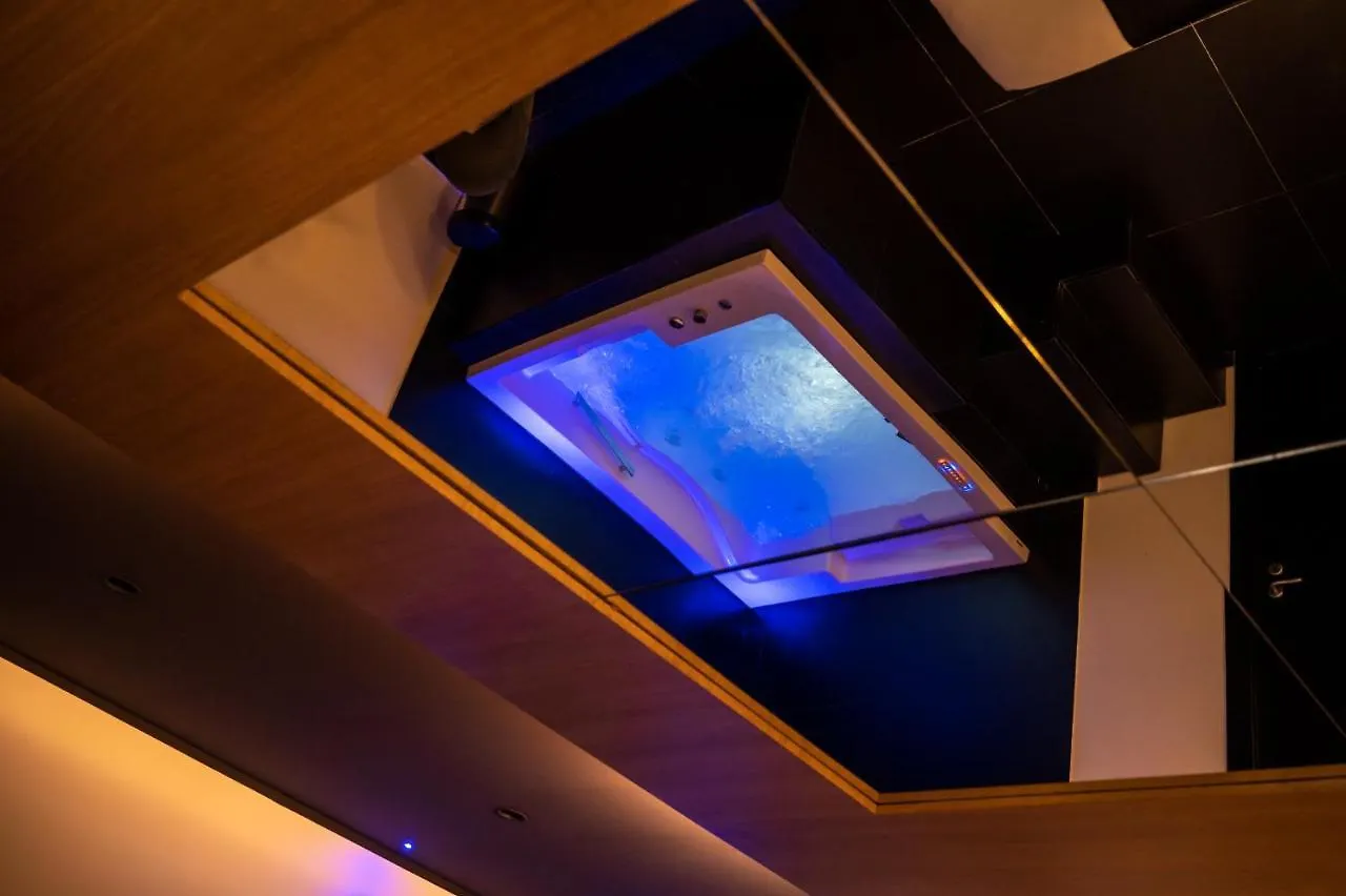 Maximum Hub Suite&Spa Palermo Bed & Breakfast